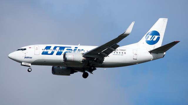 RA-73037:Boeing 737-500:ЮТэйр